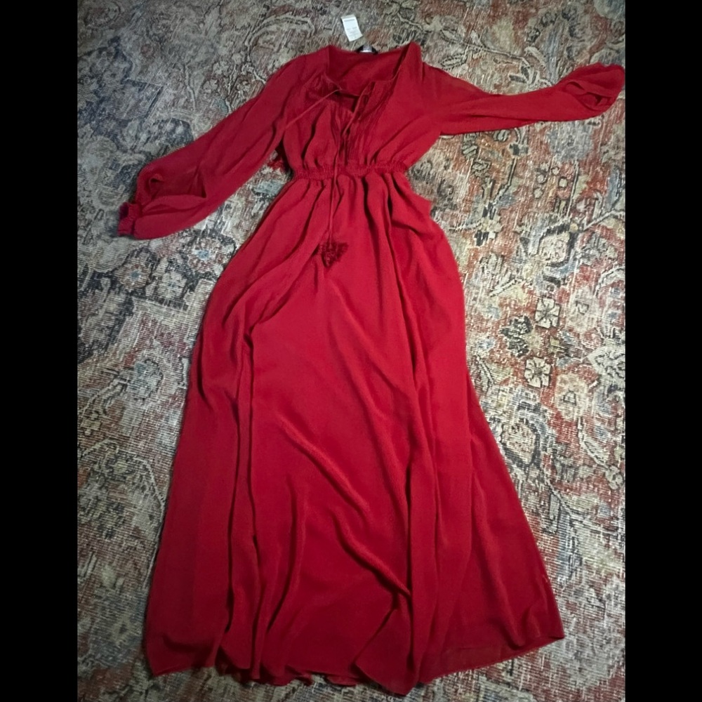 Absolutely beautiful long peasant maxi dress from BEBE